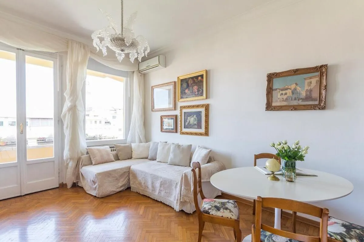Apartment Wonderful Terrace Over Ponte Vecchio With Elevator Florence Italy