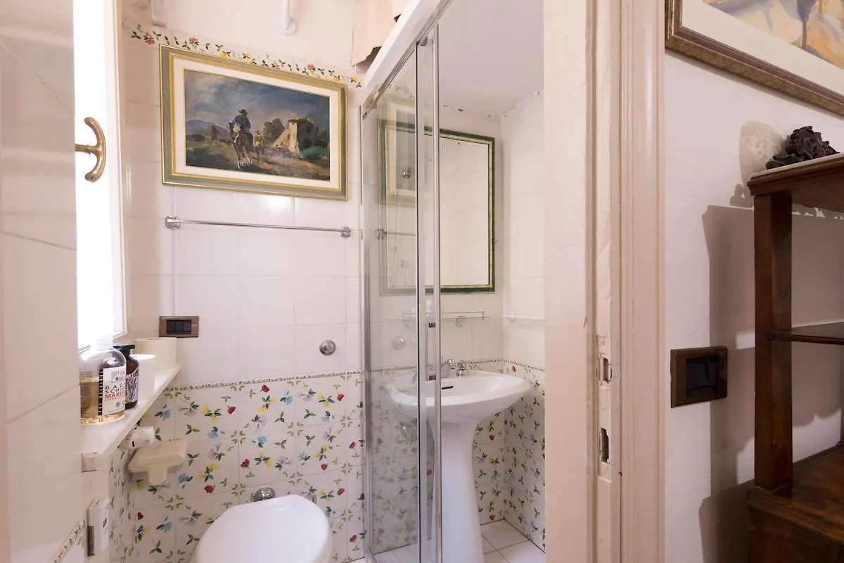 Apartment Wonderful Terrace Over Ponte Vecchio With Elevator Florence